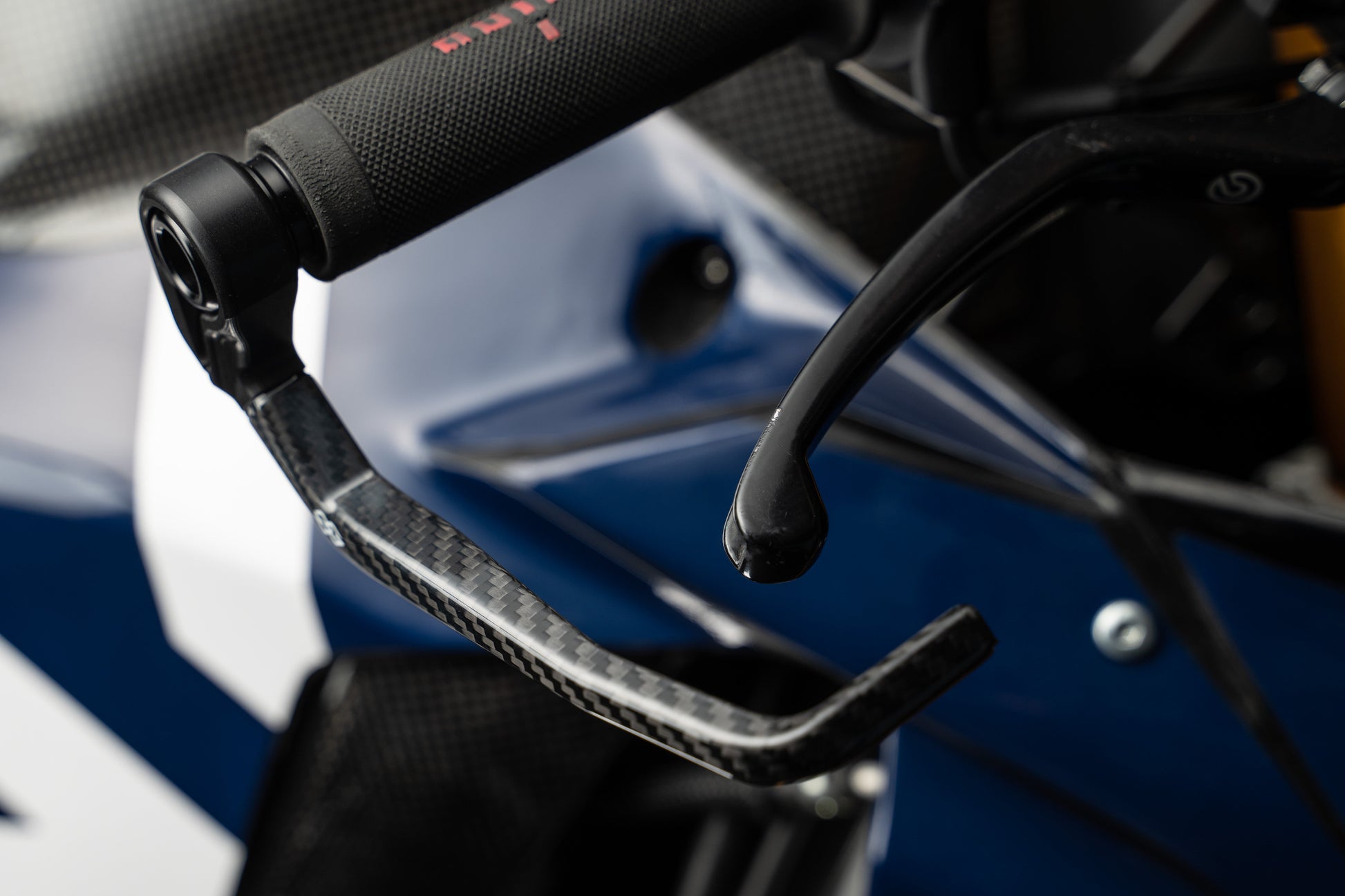 Suzuki GSXR1000 201724 Gilles Tooling Carbon Front Brake Lever Guard Averys Motorcycles