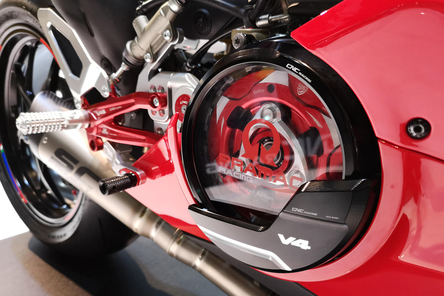 Panigale V4 - Clutch Cover - Averys Motorcycles