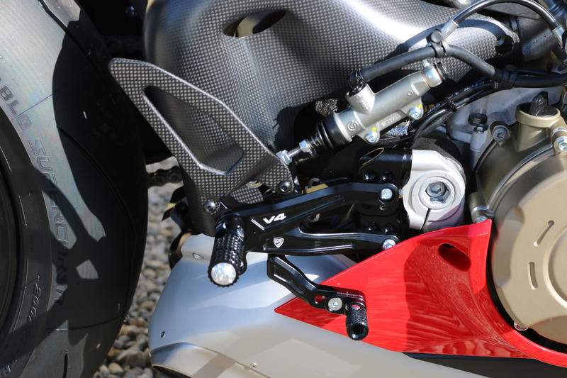 Panigale V4 - Adjustable Rearsets - Averys Motorcycles