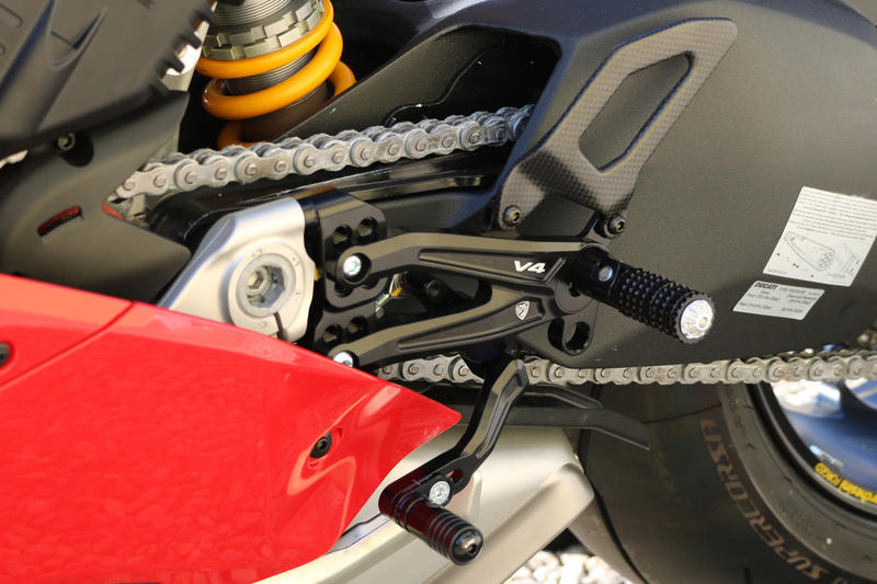 Panigale V4 - Adjustable Rearsets - Averys Motorcycles